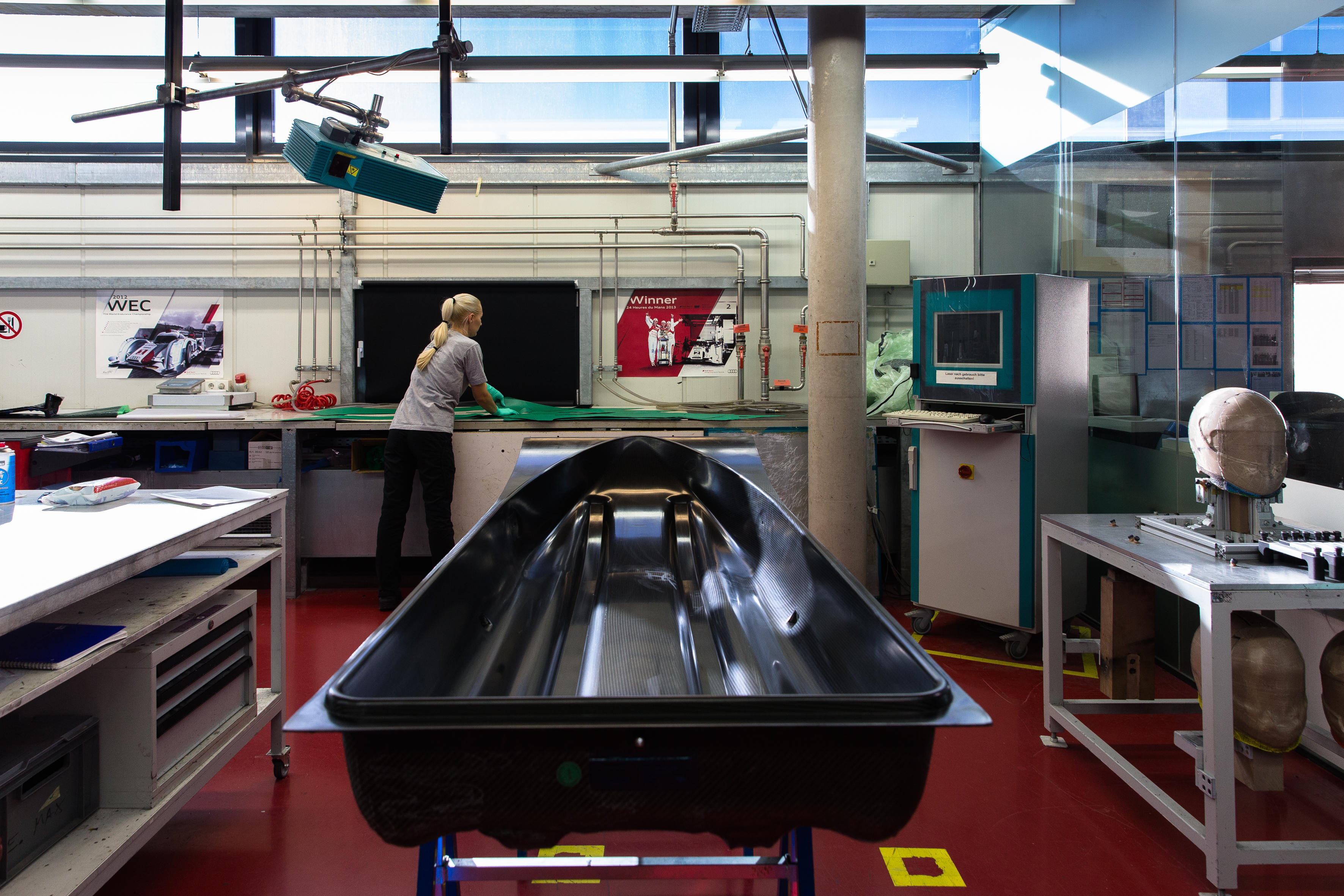 Entwicklung und Fertigung vom Prototyp Carbon-Schlitten bei der Firma CargoTech in Salzburg, Salzburg, Österreich.